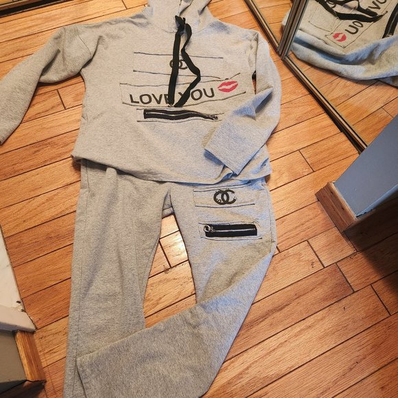 2 PIECE FASHION SWEATSUIT - Picture 1 of 6